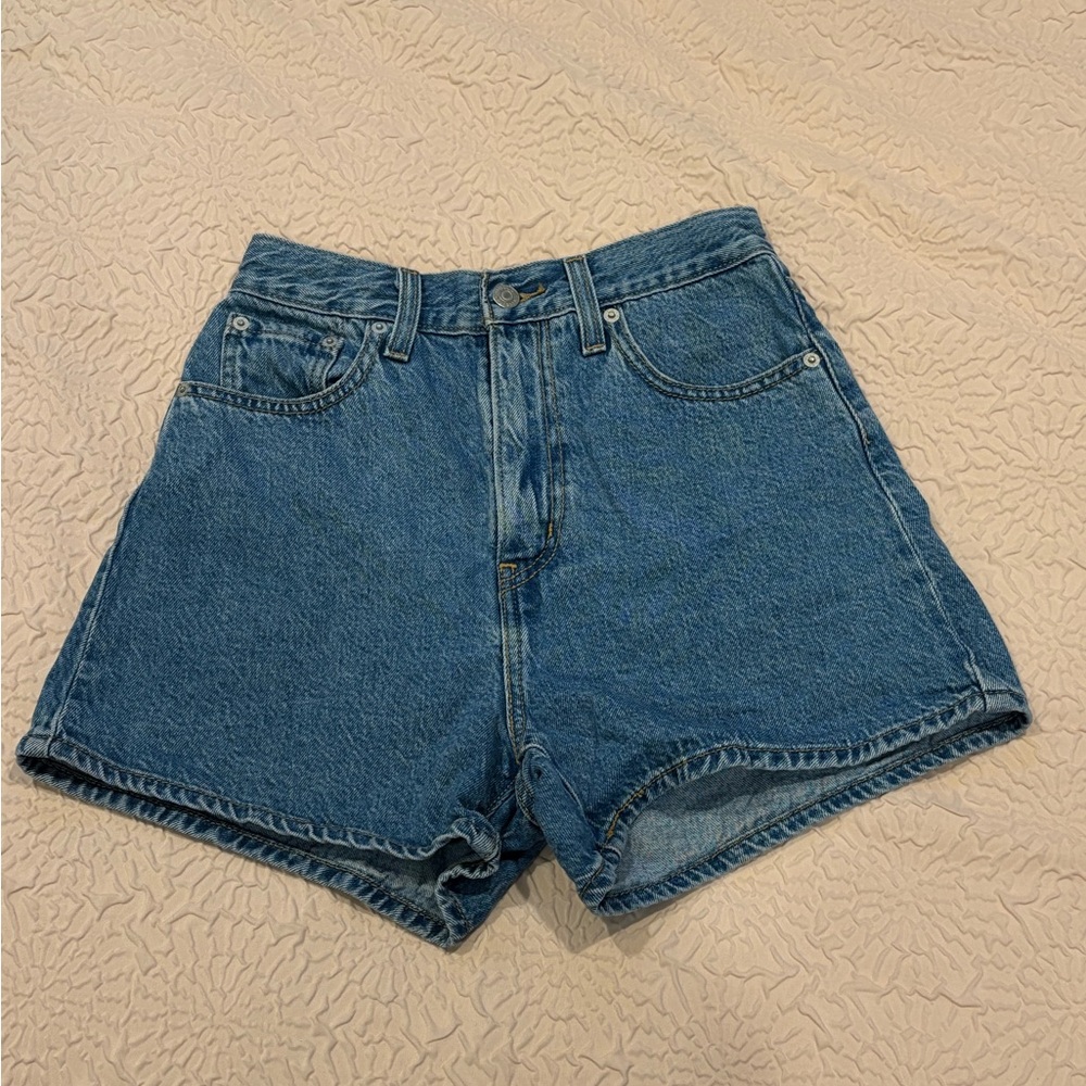 Levi’s High Loose Short Medium Wash